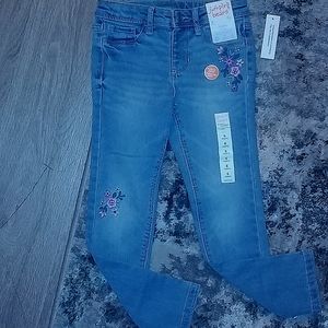 Girls jegging, Jumping Beans